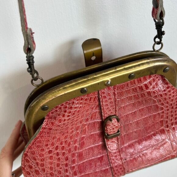 Vintage 70s 80s Red Genuine Leather Gold Metal Clasp Women's Crossbody Bag Purse - Picture 5 of 15